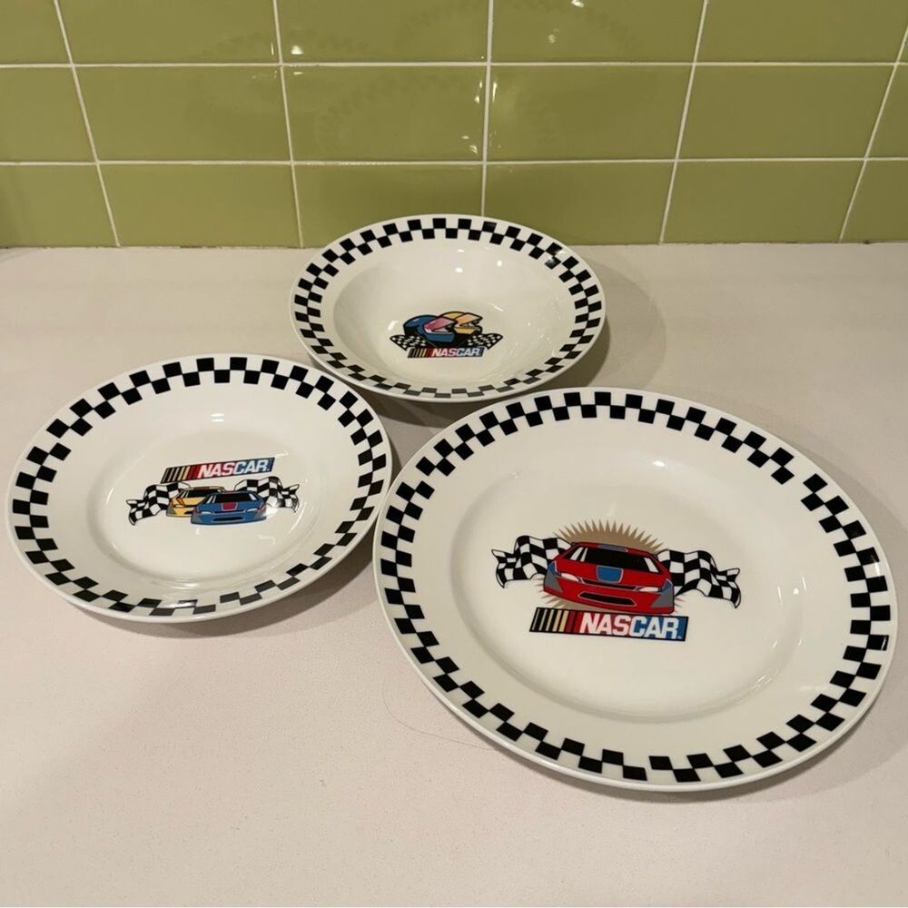 Gibson NASCAR Checkered Plate Set (c. 2002) — Race Day Retro